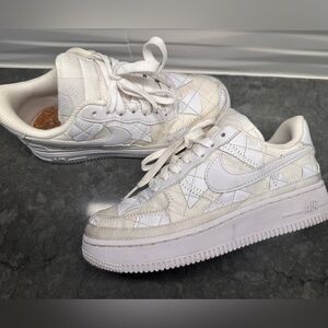 Nike Air Force 1 Billie Eillish Kids Sneakers - White and cream